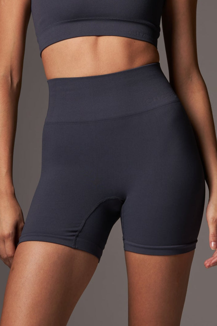 Short Outsider Seamless Chumbo