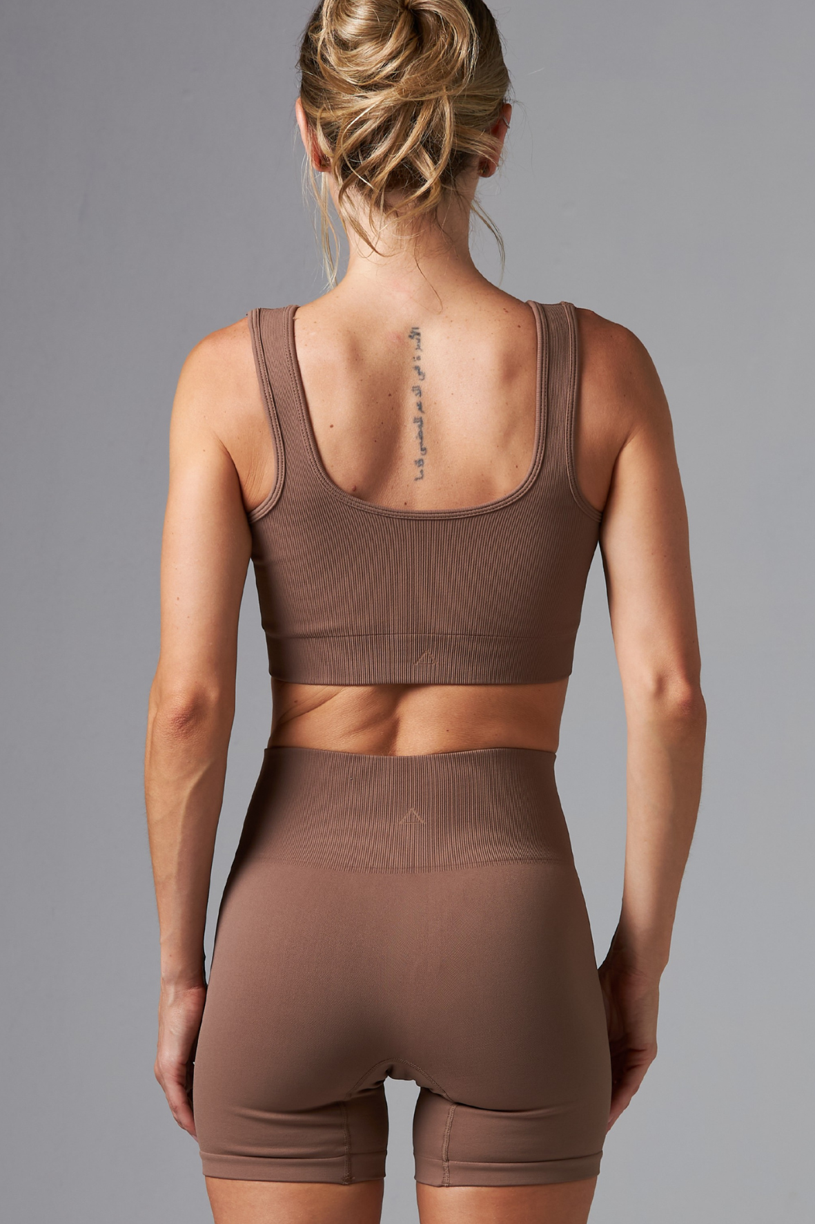 Top Outsider Seamless Brown