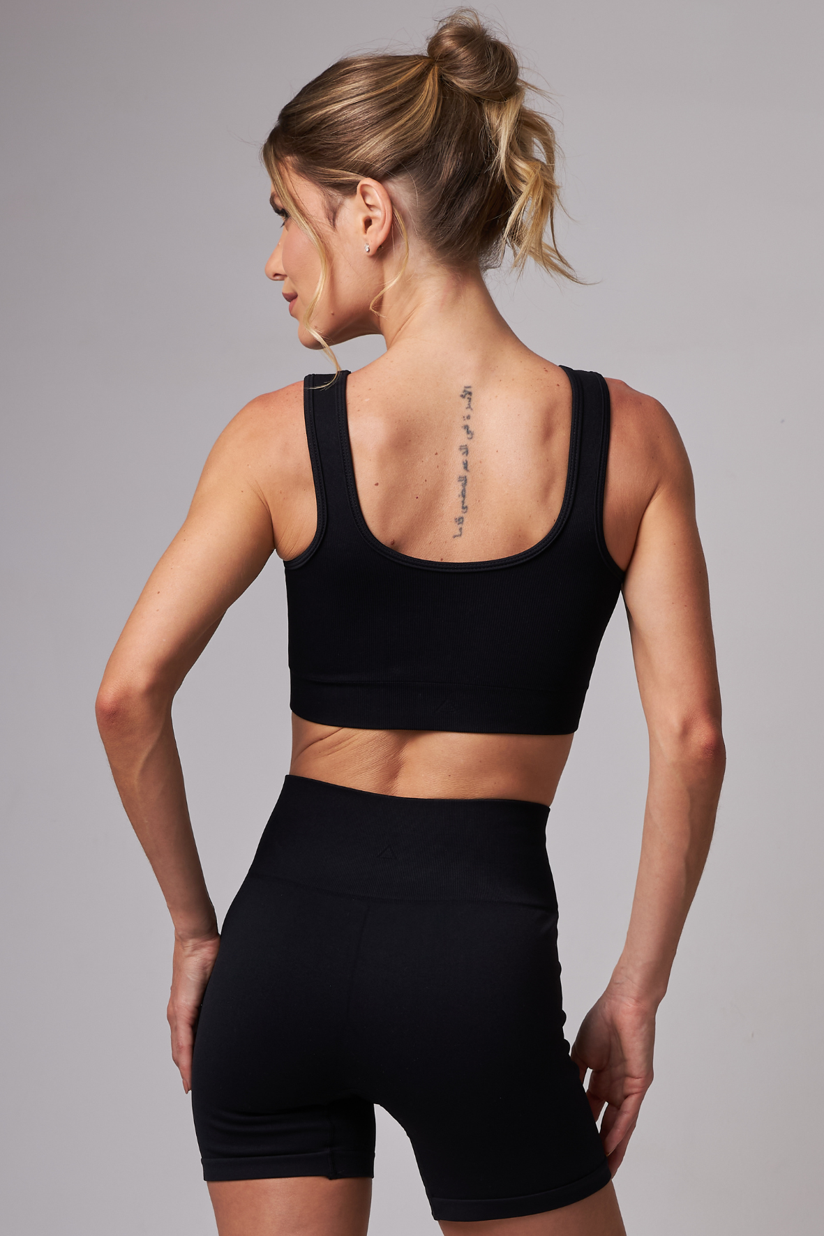Top Outsider Seamless Black