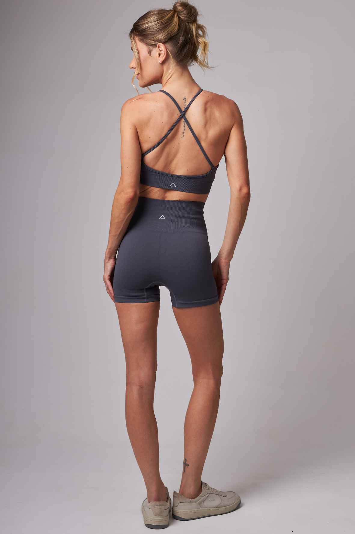 Short Pure Seamless Chumbo