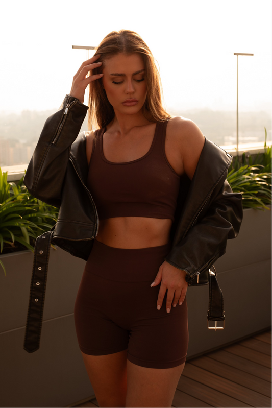 Short Outsider Seamless Dark Brown