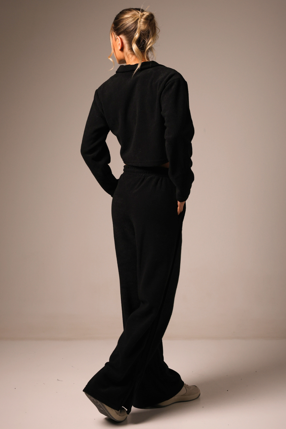 Long Sleeve Cropped Boucle Black