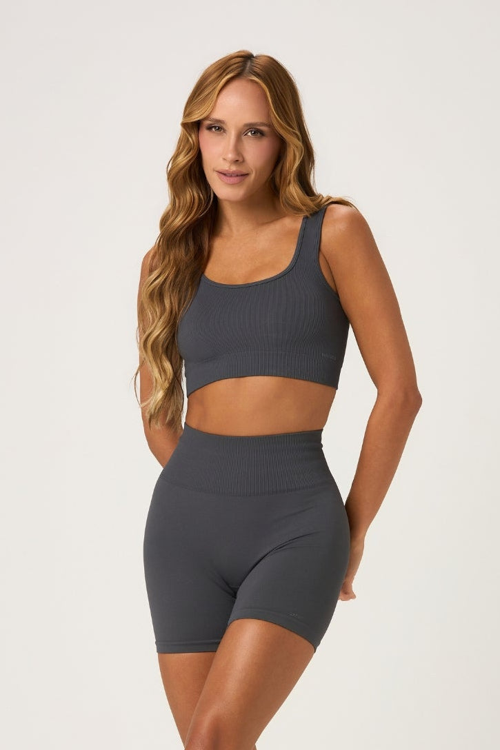 Short Outsider Seamless Magnet